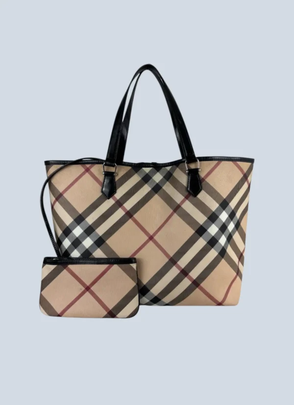 <b>Burberry</b> <br> borsa a spalla Supernova in tela cerata Check.