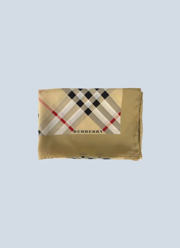 <b>Burberry</b> <br> foulard in seta stampa check.