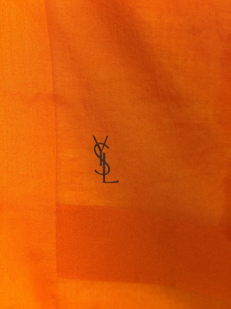 Foulard in seta con logo., foto 4 di 5