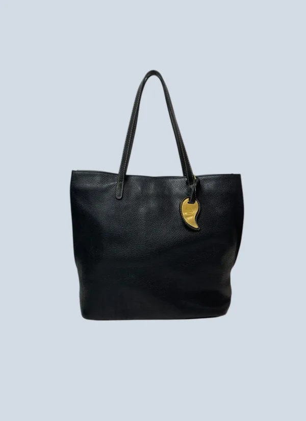 <b>Etro</b><br> borsa a spalla in pelle martellata.