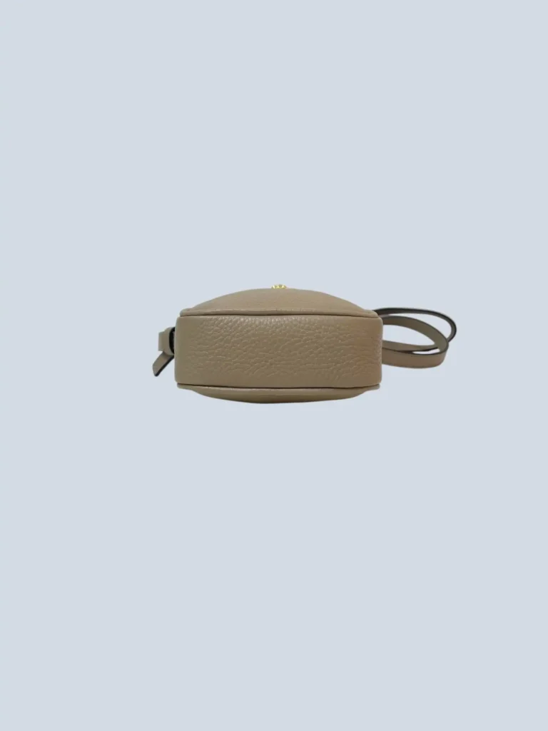 Mini bag a tracolla La medusa in pelle martellata., foto 4 di 9