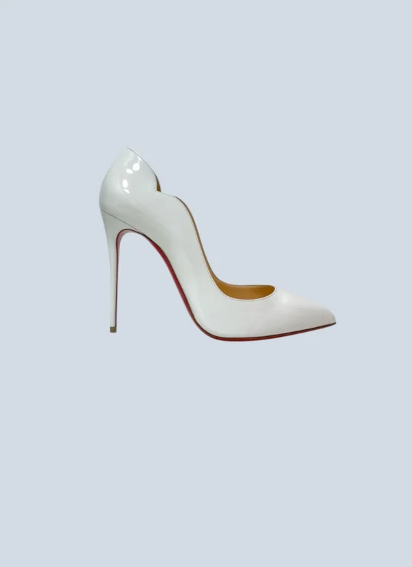 <b>Christian Louboutin</b><br> décolleté Hot Chick in vernice, 39,5.