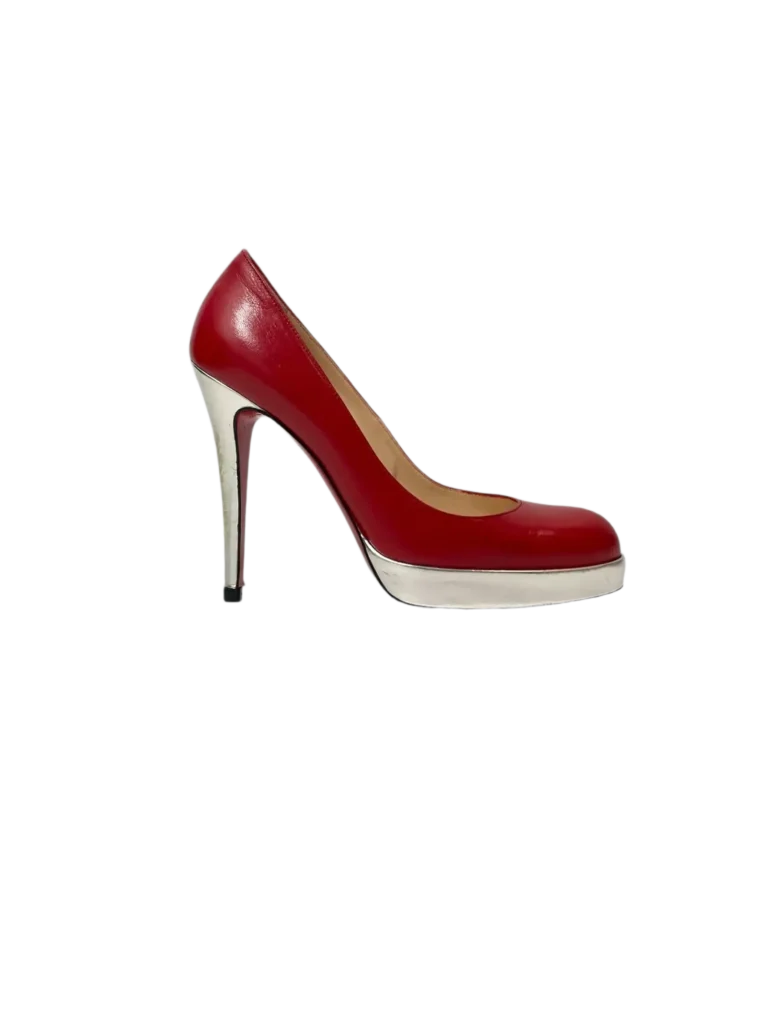 Décolleté con plateau in pelle bicolore.