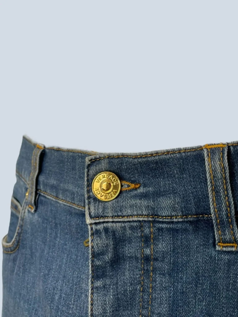 Pantaloni in denim con ricamo medusa, 36., foto 6 di 9