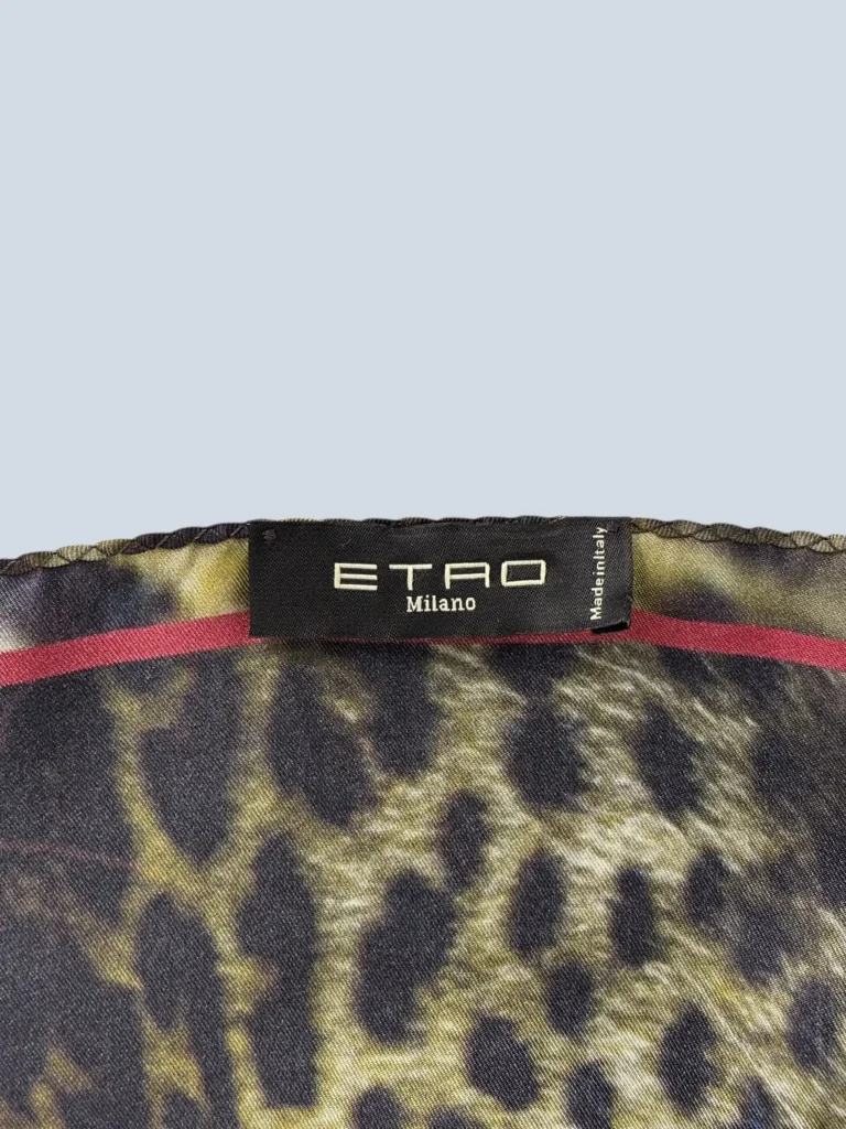 Carrè in seta stampa animalier., foto 4 di 4