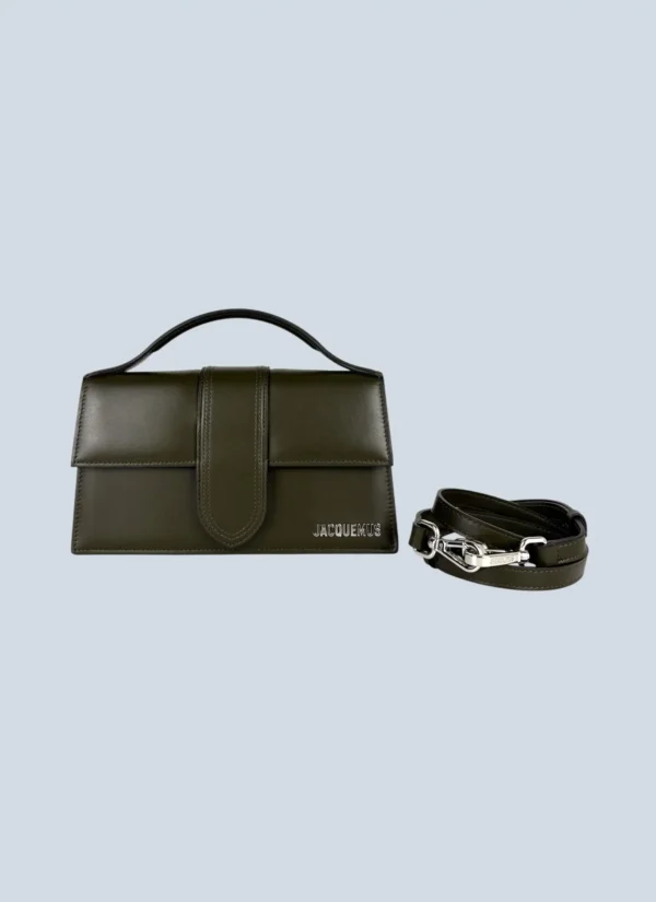 <b>Jacquemus</b> <br> borsa a tracolla Le Grand Bambino in pelle.