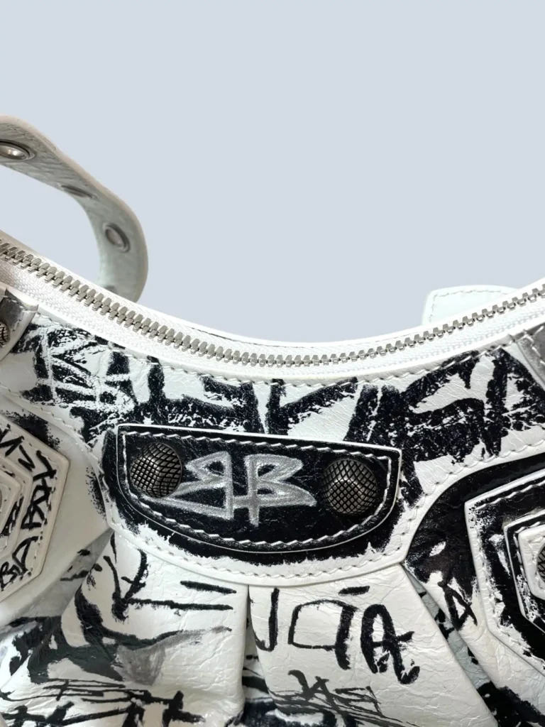 Borsa a spalla Le Cagole XS Graffiti in pelle., foto 12 di 14