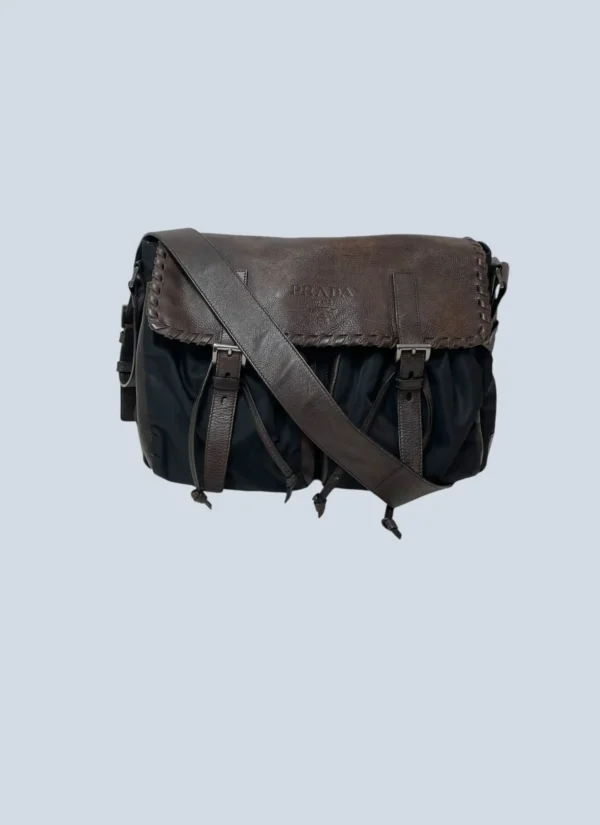 <b>Prada</b><br> borsa a tracolla Messenger in pelle e nylon.