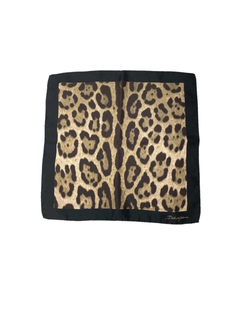 Carrè in seta animalier., foto 2 di 3