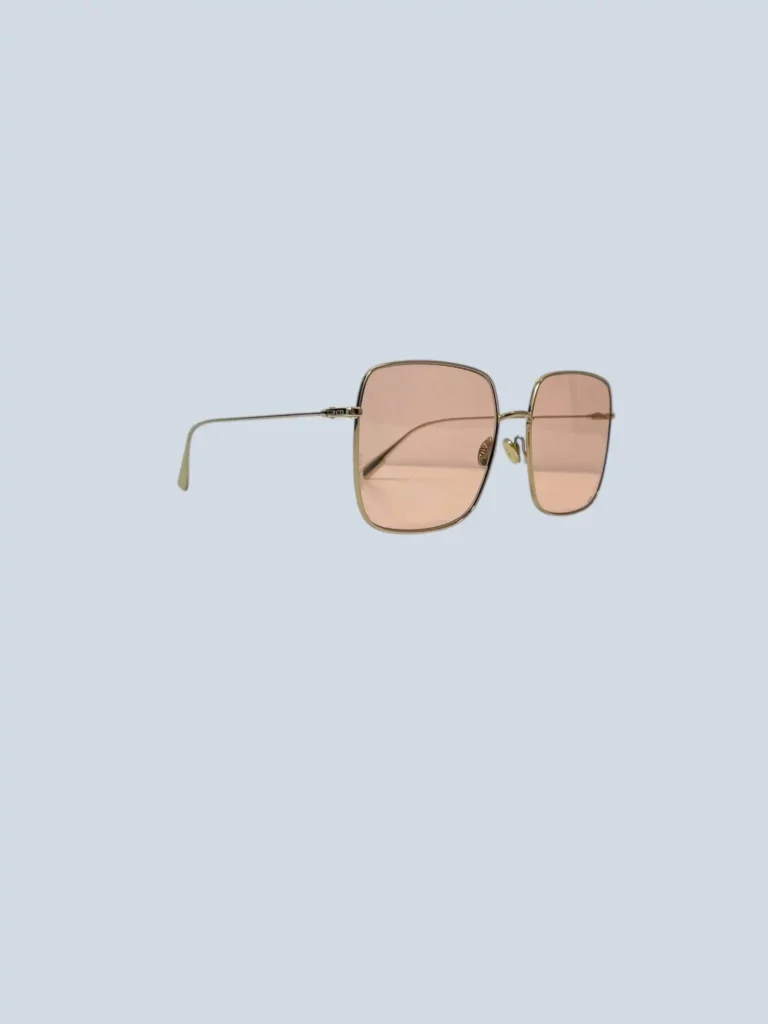 Metal oversize sunglasses.