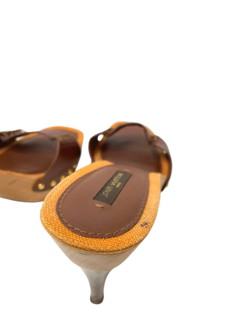 Sandali in pelle e legno con logo., foto 7 di 9