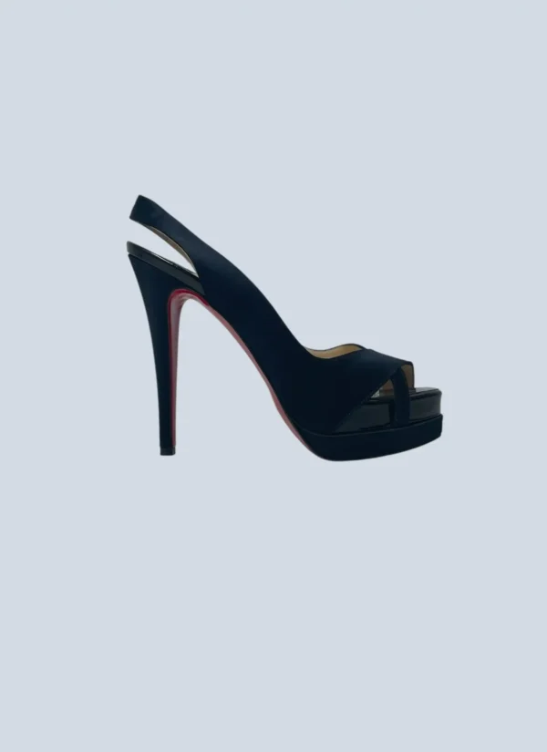 <b>Christian Louboutin</b><br> décolleté Very Croise in satin e vernice, 37,5.