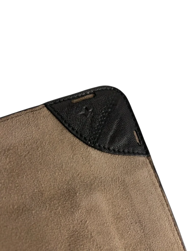 Leather iPad case, photo 4 of 5
