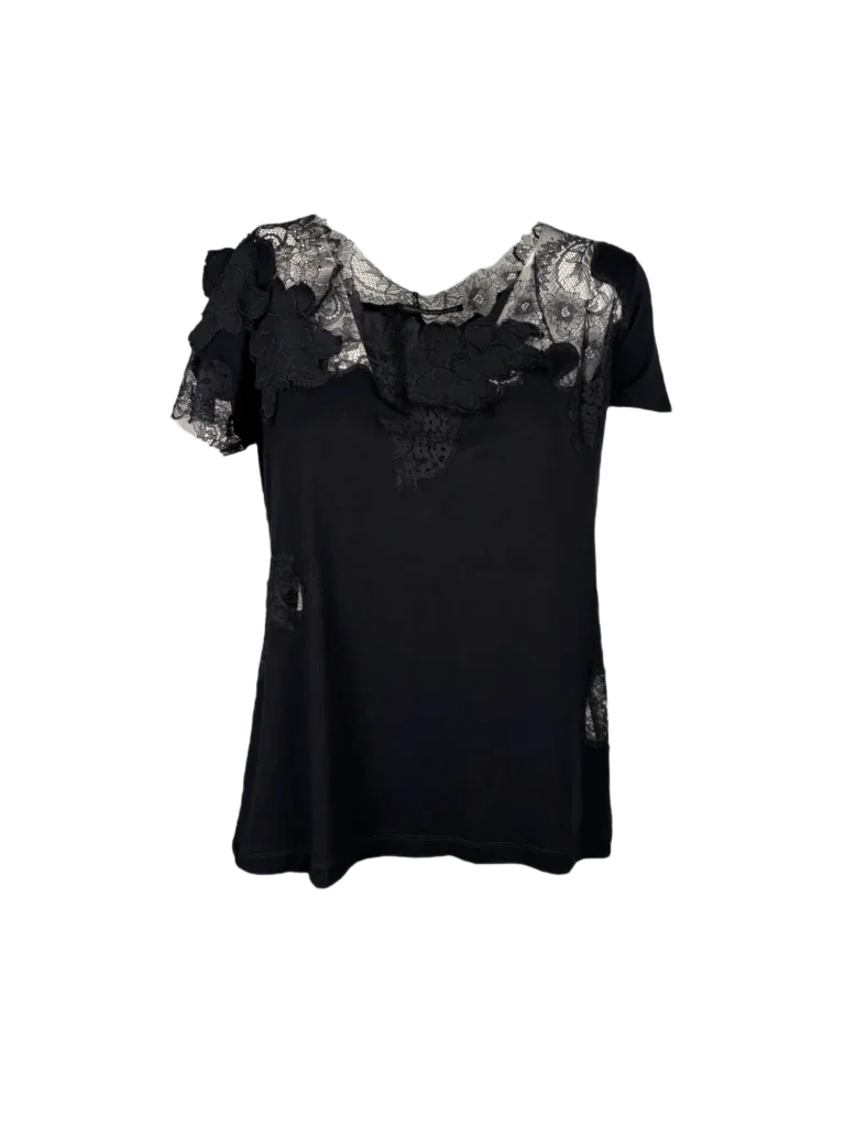 T-shirt in viscosa con pizzo.