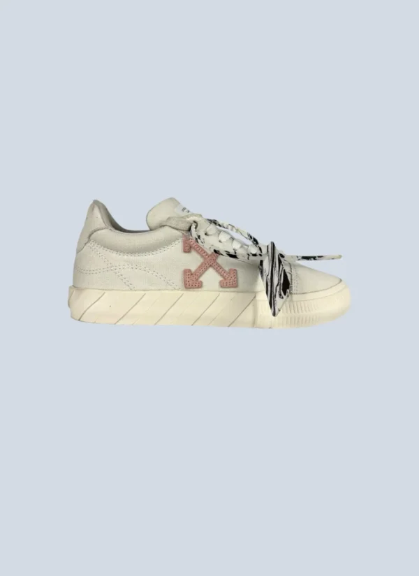<b>Off-White</b> <br> sneakers Vulc Low eco, 37.