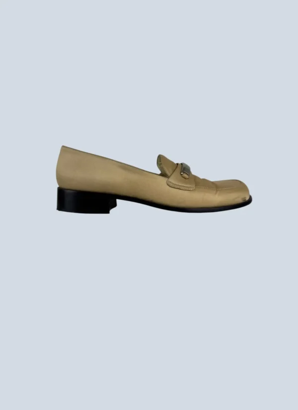 <b>Prada</b> <br> mocassini in raso con fibbia, 40.