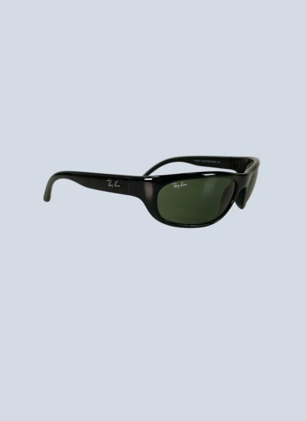 <b>Ray Ban</b><br> occhiali da sole mascherina in acetato.
