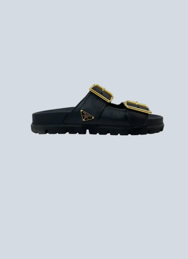 <b>Prada</b><br> sandali Slider in pelle con logo triangle, 36,5.