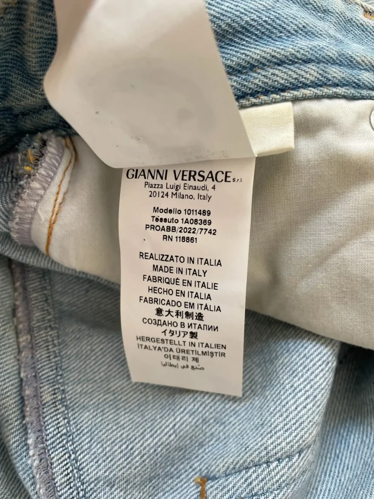 Shorts in denim con stampa barocco, 24., foto 8 di 9