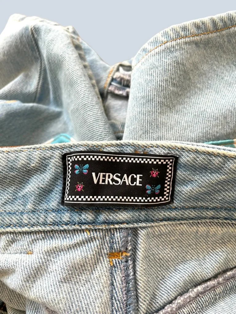 Shorts in denim con stampa barocco, 24., foto 6 di 9