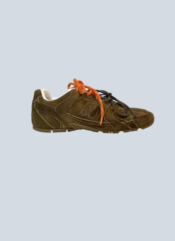 <b>New Balance x Miu Miu</b><br> sneakers 530 SL in pelle scamosciata, 36,5.