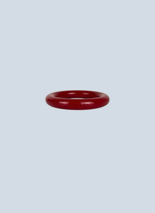 <b>Prada</b> <br> bracciale ad anello in resina.