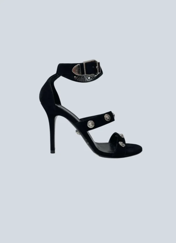 <b>Versace</b><br> sandali con tacco in suede e borchie Medusa, 37.