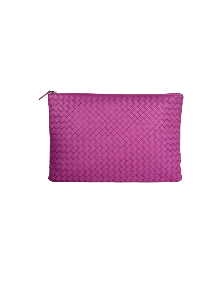 Pochette in pelle intrecciata.