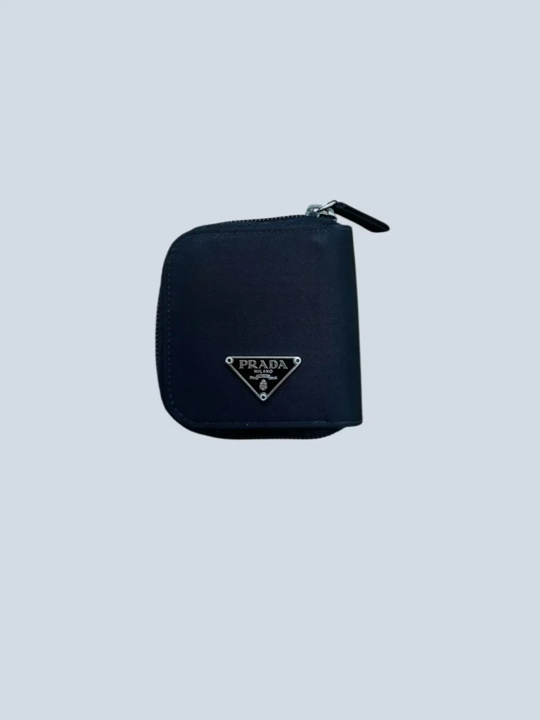 Nylon zip coin purse.