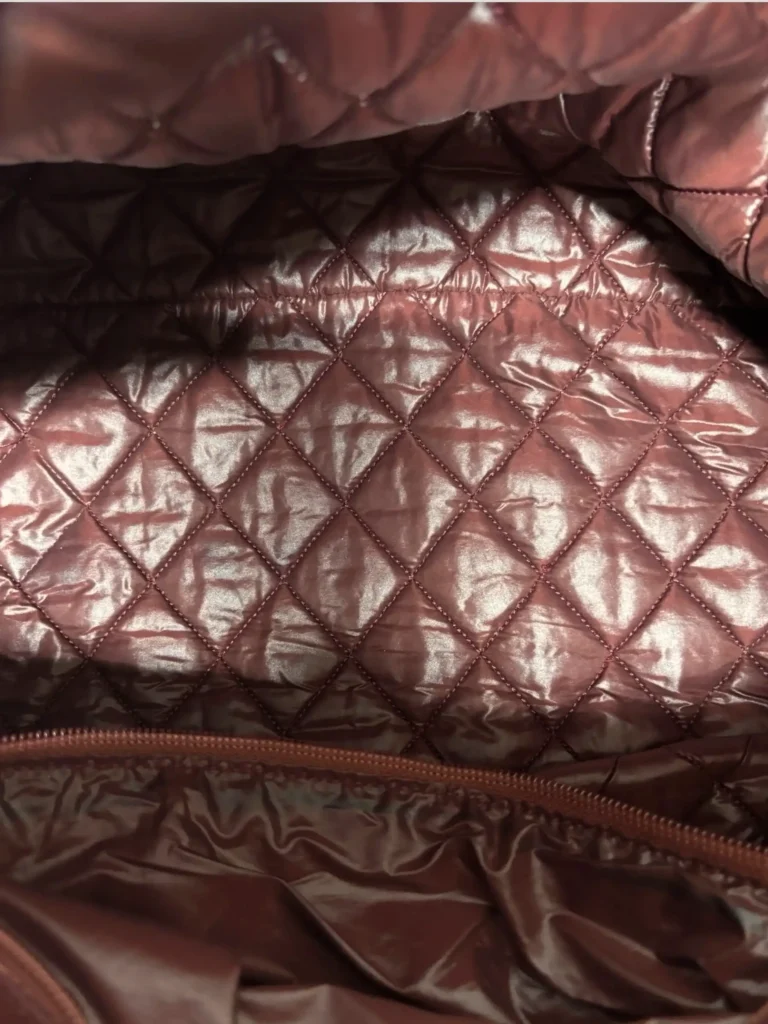 Borsa a spalla Coco Cocoon in nylon trapuntato., foto 9 di 16