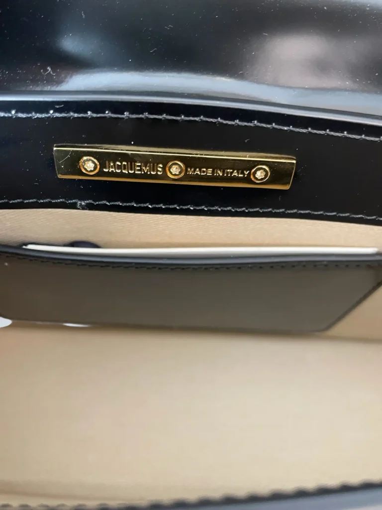 Borsa a tracolla Le Grand Bambino in pelle spazzolata., foto 8 di 11