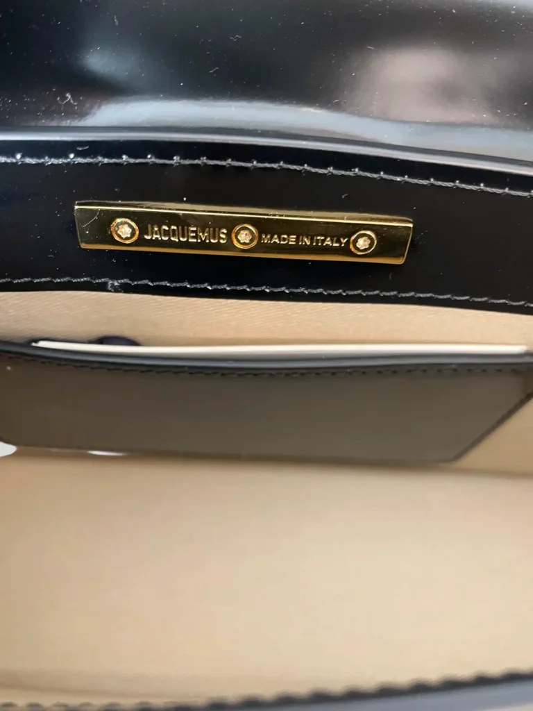 Borsa a tracolla Le Grand Bambino in pelle spazzolata., foto 8 di 11