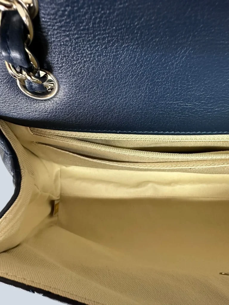 Borsa In The Business Flap in pelle matelassé., foto 10 di 15