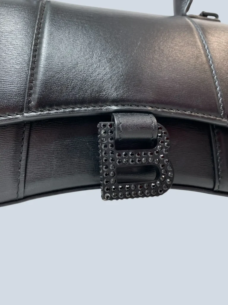 Borsa a tracolla Hourglass XS in pelle con cristalli., foto 7 di 13