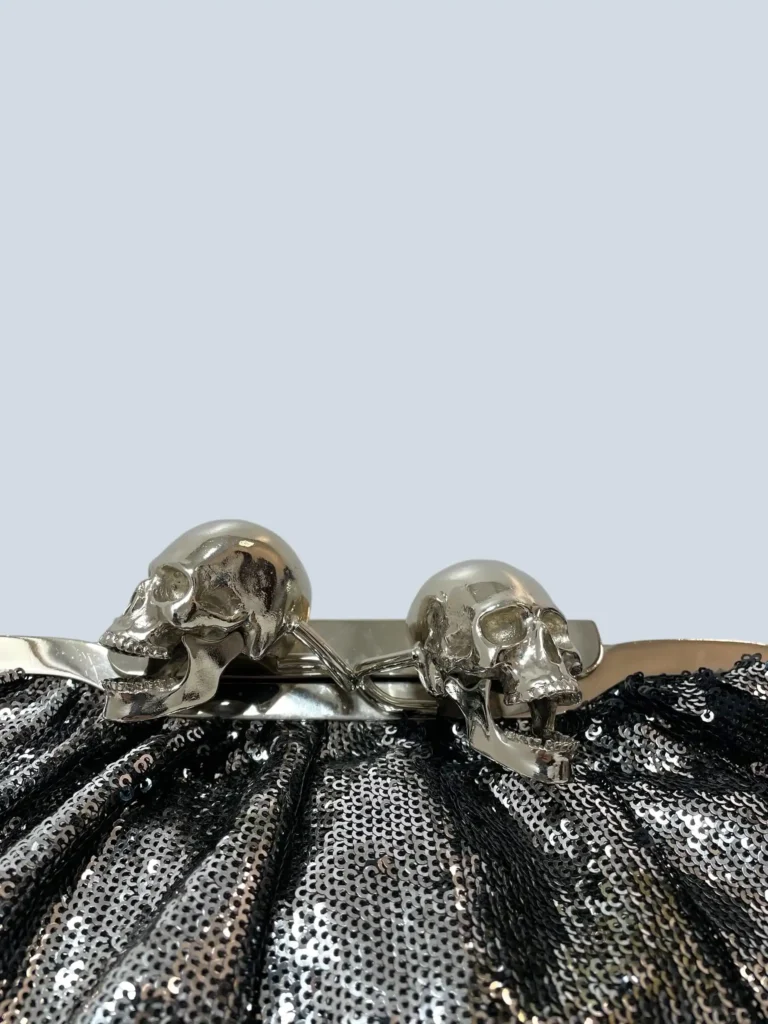 Clutch con paillettes e chiusura Teschi metallo., foto 5 di 12