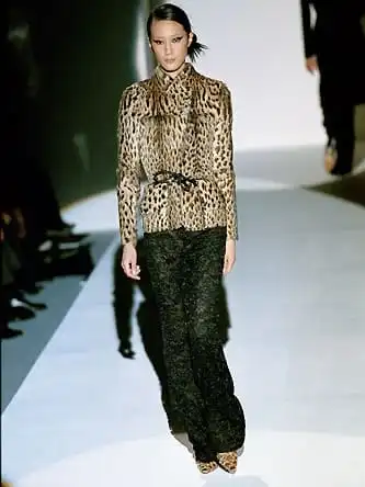 By Tom Ford, pantaloni a zampa in pizzo con inserti in pelle, 40., foto 11 di 11