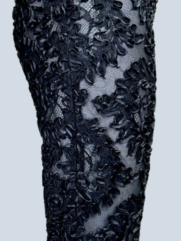 By Tom Ford, pantaloni a zampa in pizzo con inserti in pelle, 40., foto 7 di 11