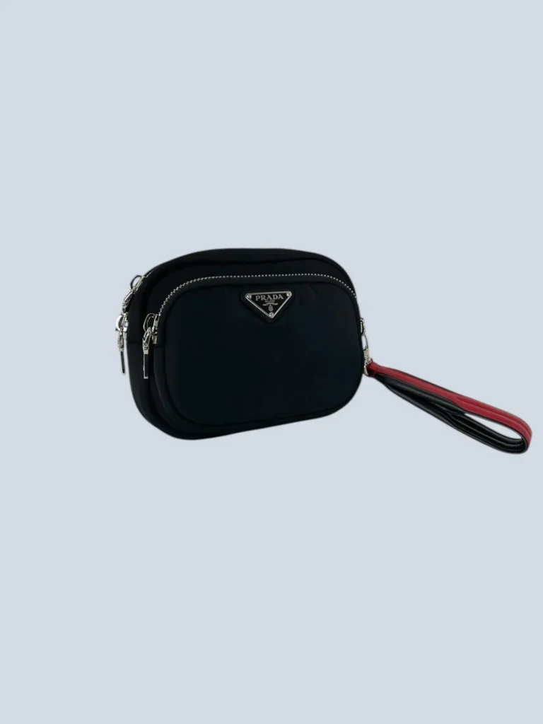 Pochette Wristlet in nylon e pelle., foto 2 di 8