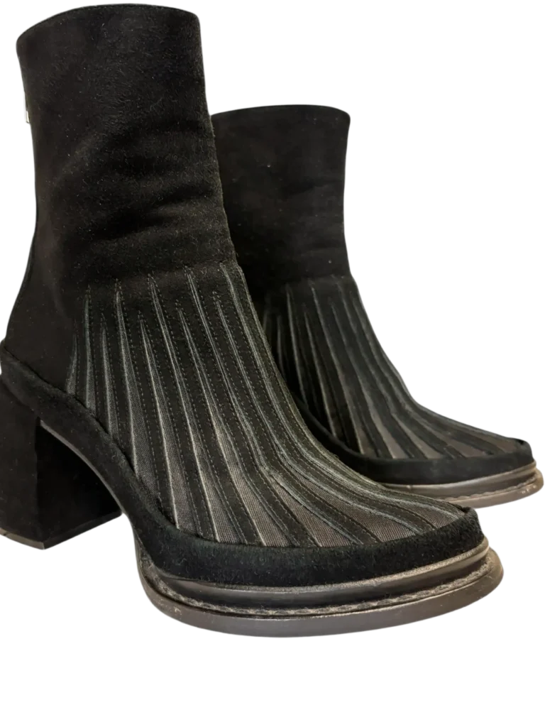 Stivaletti in suede., foto 7 di 10