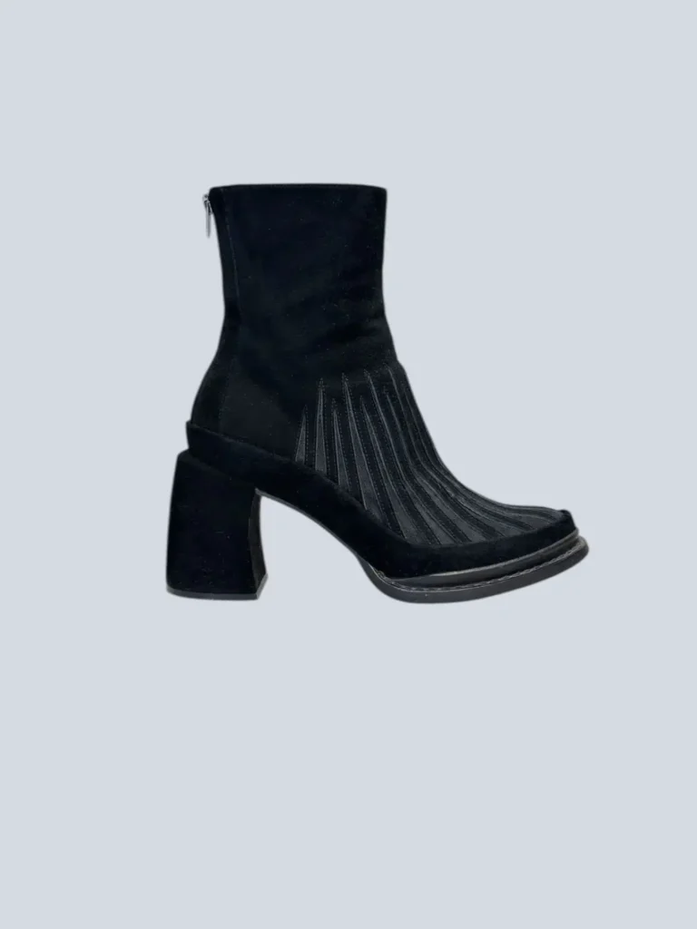 Stivaletti in suede, 39.