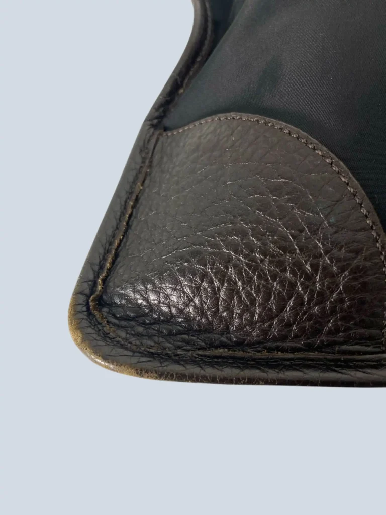 Borsa a spalla in nylon e pelle martellata., foto 8 di 9