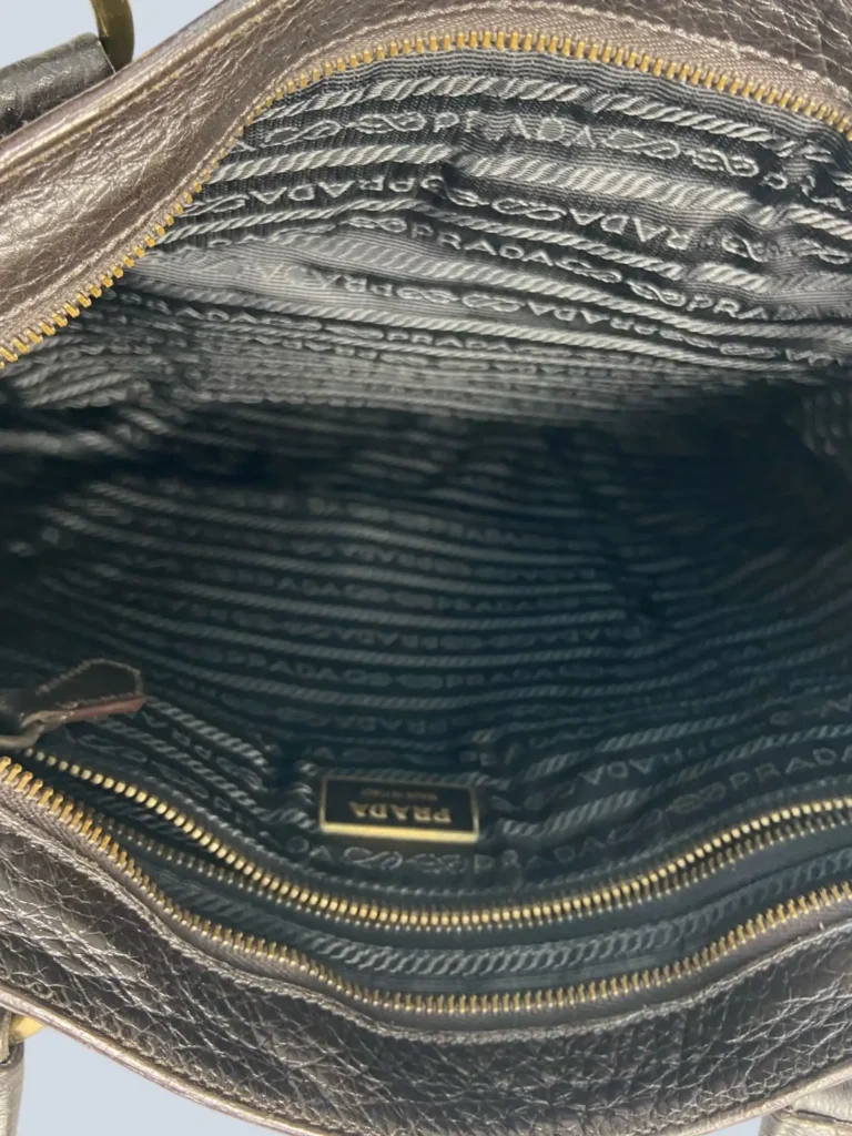 Borsa a spalla in nylon e pelle martellata., foto 5 di 9