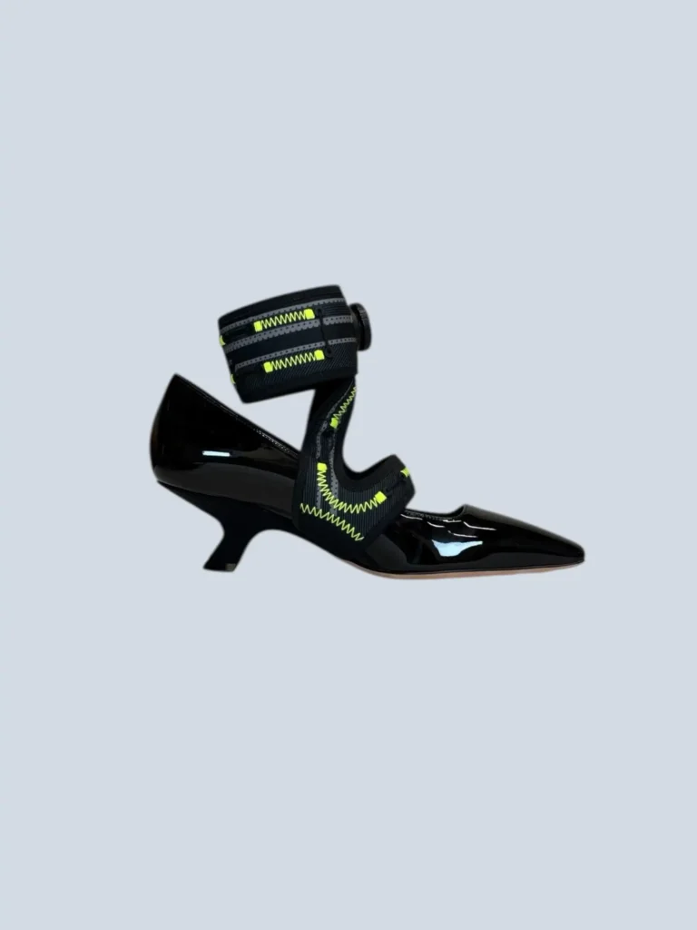 Dior x Roger Vivier, décolleté in vernice con impunture a vista, 36.