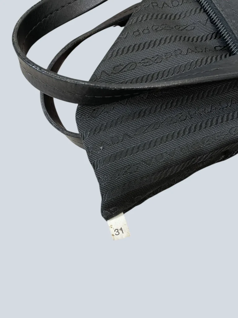 Borsa a mano in nylon e pelle., foto 11 di 13