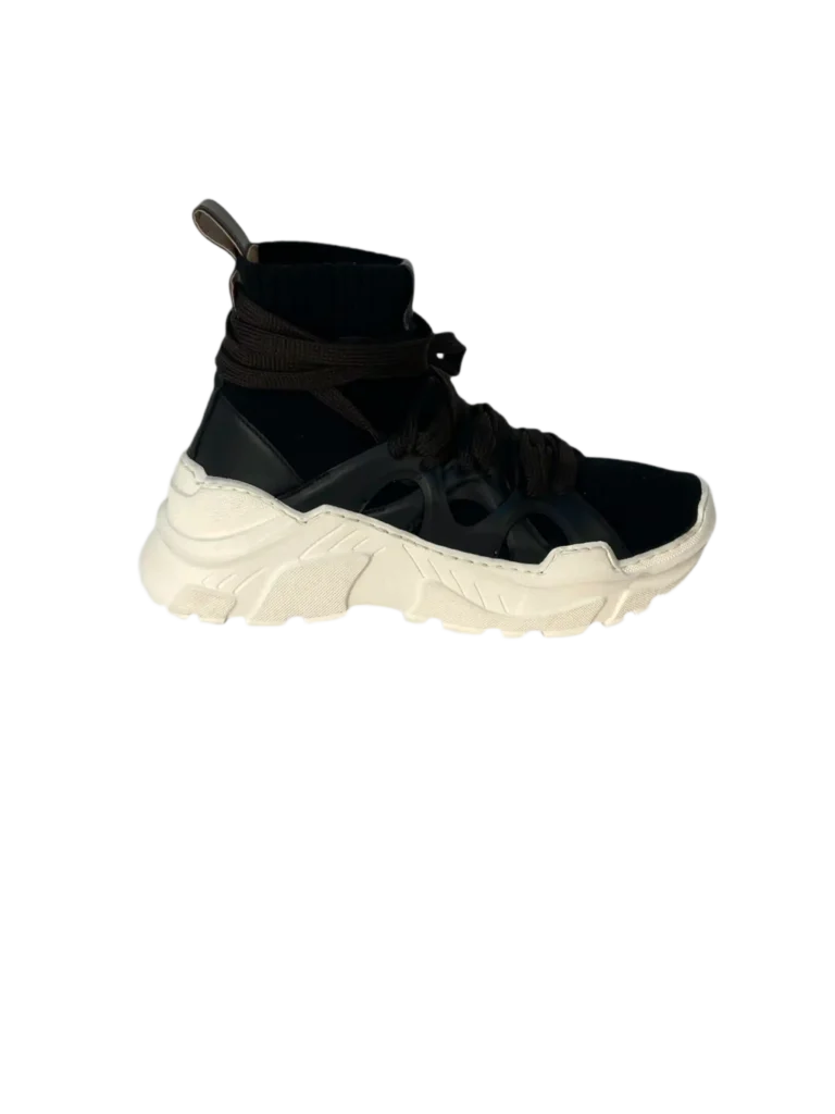 Sneakers in pelle e maglia di cachemire, 37.