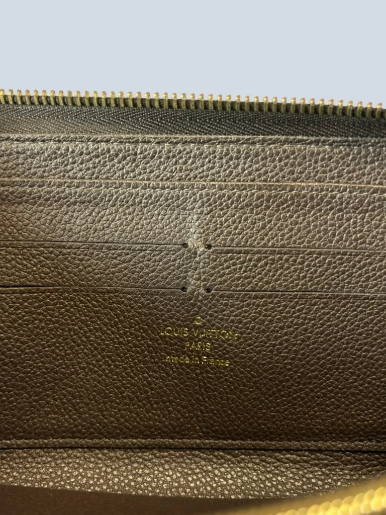 Portafoglio Zippy in pelle Monogram Empreinte., foto 8 di 11