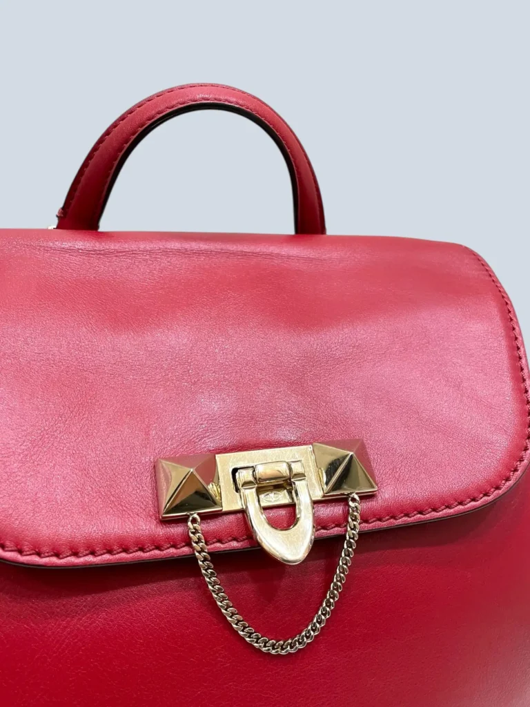 Garavani, zaino Demilune Small Rockstud in pelle., foto 12 di 13
