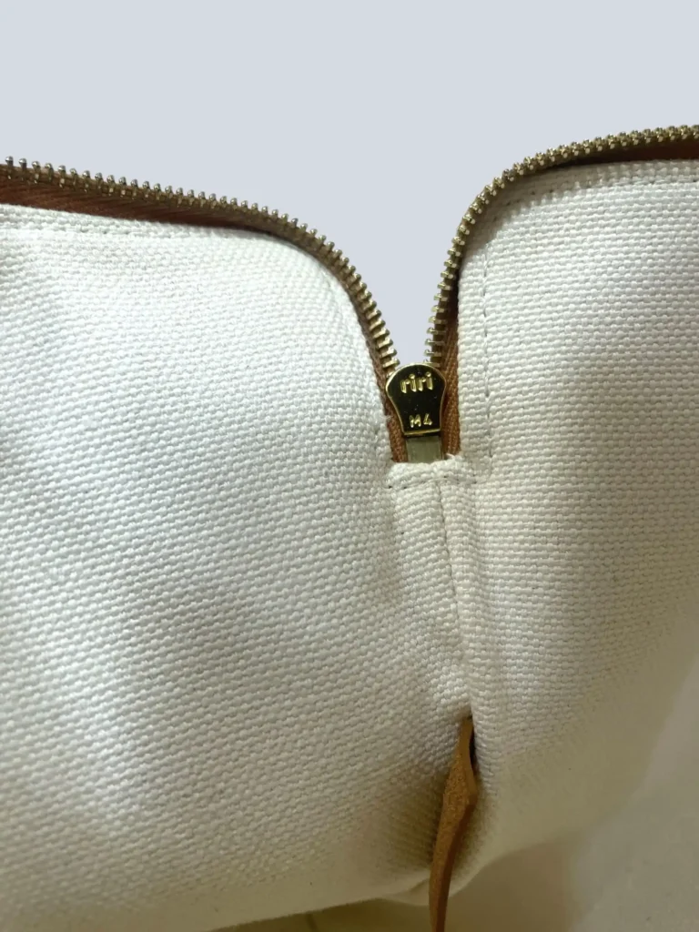 Pochette in canvas e pelle con logo., foto 5 di 7