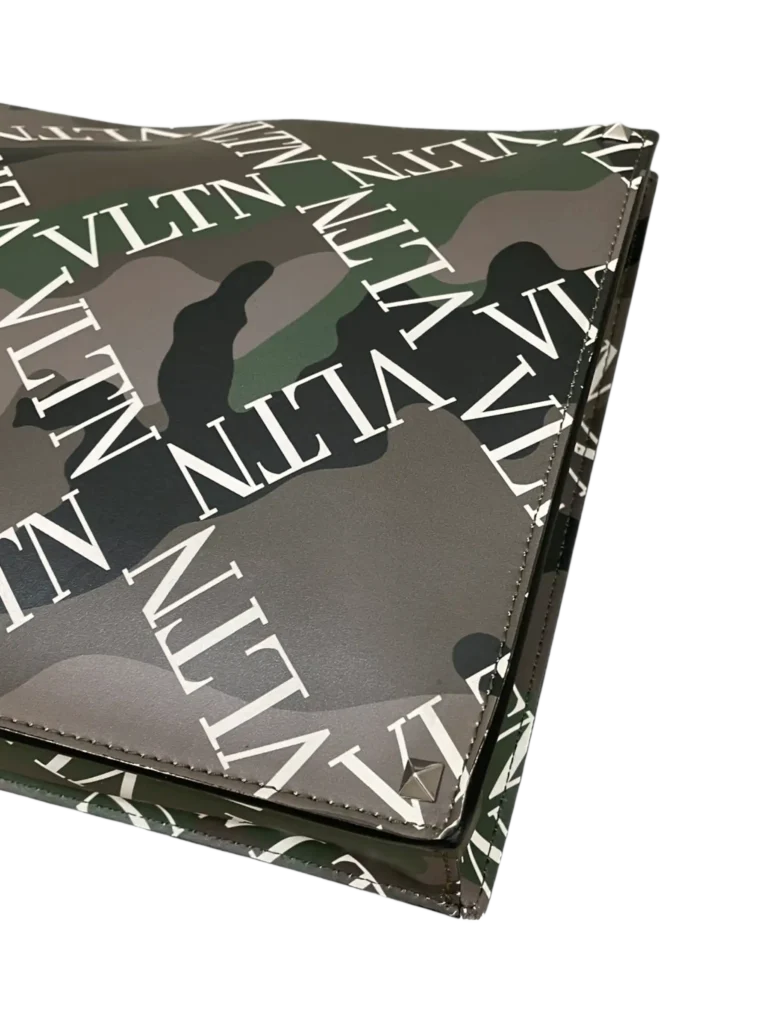 Garavani, VLTN camouflage leather clutch., photo 7 of 12