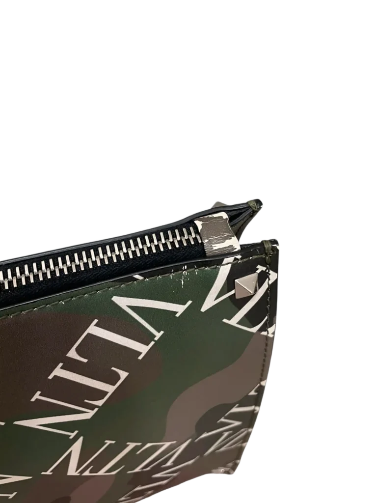 Garavani, VLTN camouflage leather clutch., photo 6 of 12